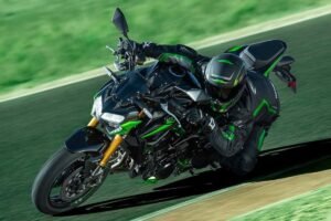 Kawasaki Z900 ১২৫ এইচপি সুপার বাইক মাত্র ৯.৩ লক্ষে