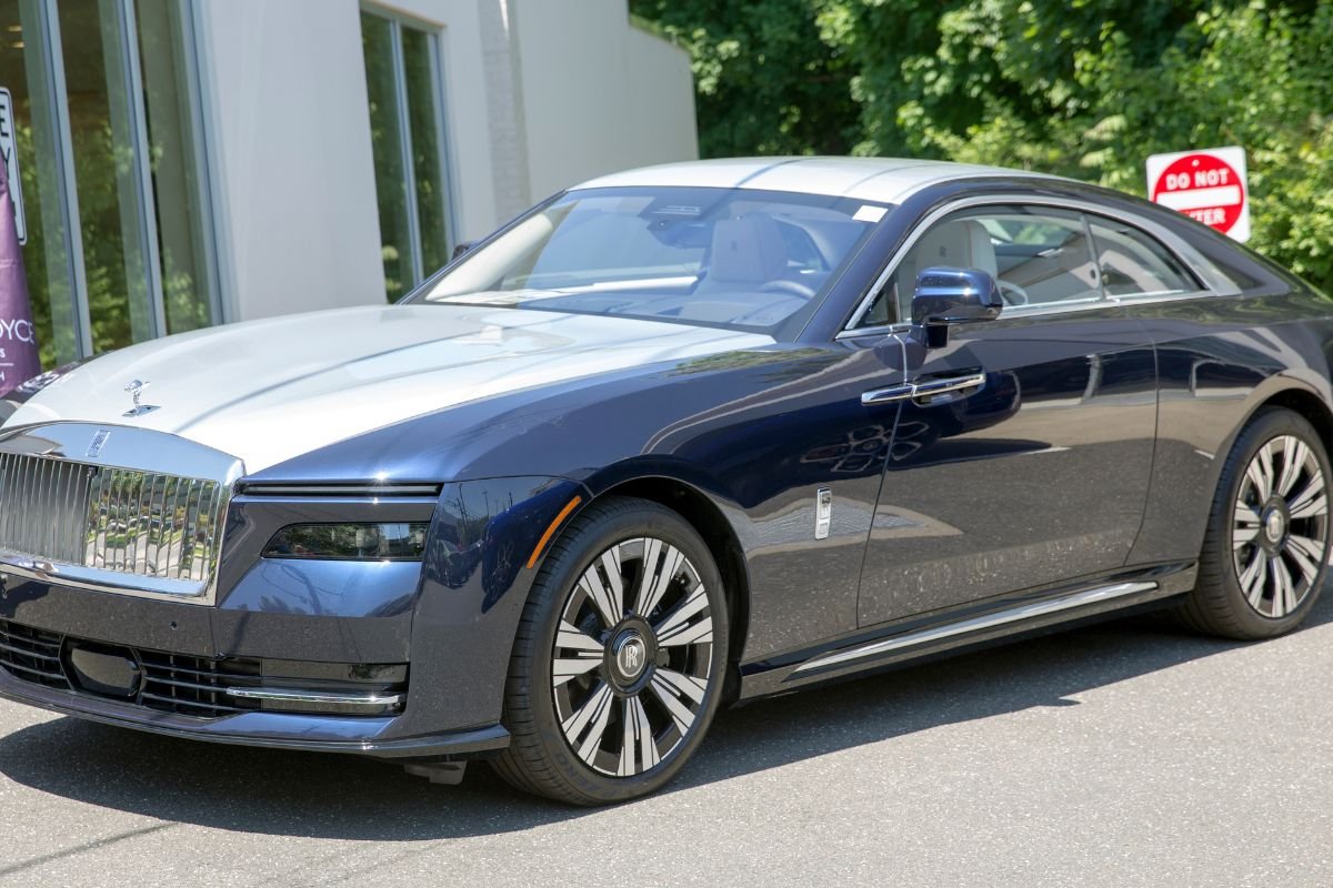 Rolls Royce Spectre বৈদ্যুতিক বিলাসিতার শীর্ষে 530 কিলোমিটার 