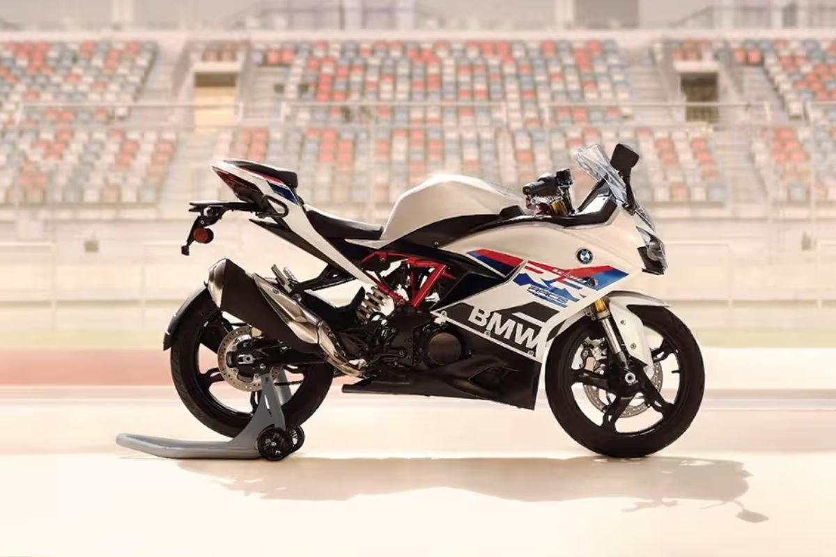  BMW G 310 RR 30.3 কিমি মাইলেজ 34PS পাওয়ার মূল্য Rs3.05 লক্ষ