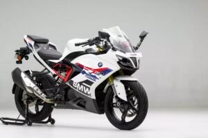 BMW G 310 RR 30.3 কিমি মাইলেজ 34PS পাওয়ার মূল্য Rs3.05 লক্ষ
