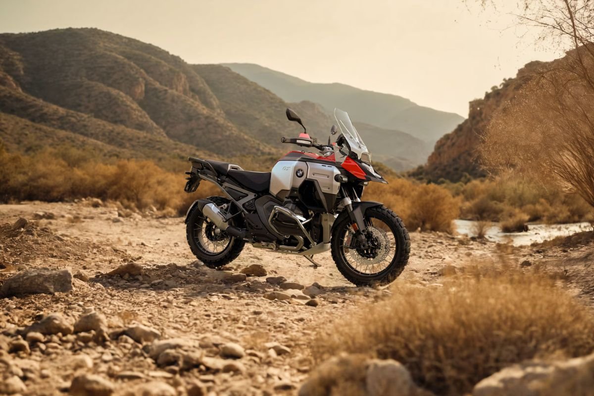 BMW R 1300 GS Adventure শক্তি প্রযুক্তি আর বিশ্বাসের মিলনবিন্দু