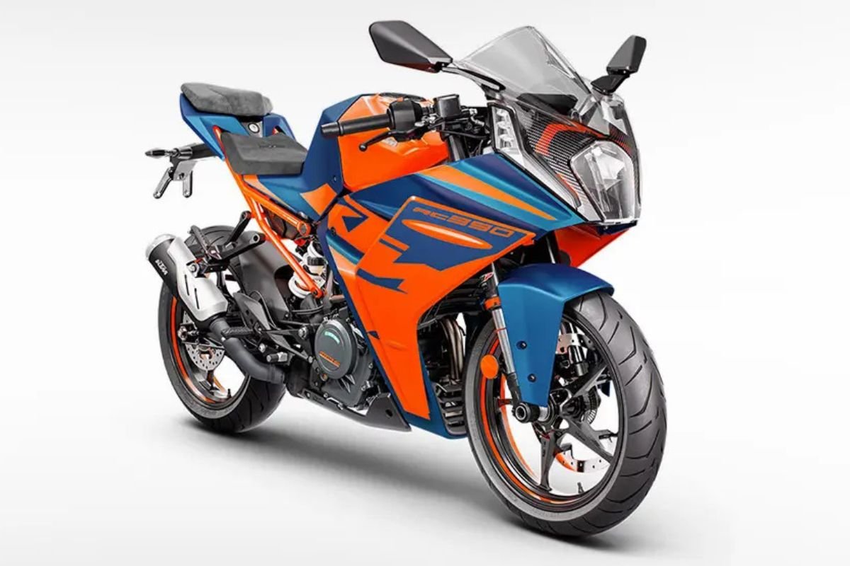 KTM RC 390 গতি স্টাইল আর প্রযুক্তির এক দুর্ধর্ষ সংমিশ্রণ