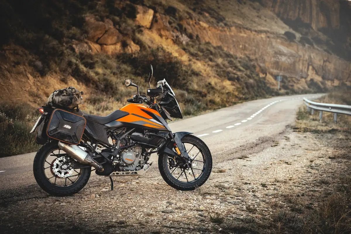 KTM 250 Adventure অফ রোডের রাজা শহরের সঙ্গী
