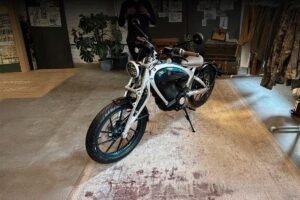 Flying Flea C6 রেট্রো লুকে বৈদ্যুতিক বিপ্লব