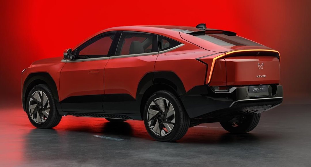 মাত্র ২০ মিনিটে চার্জ, দাম মাত্র ২৫ লাখ, Mahindra XEV 9e SUV দিচ্ছে ভবিষ্যতের গতি