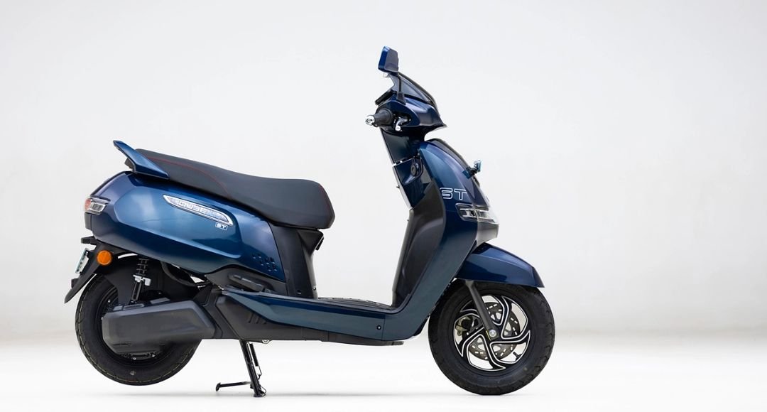 Yamaha Aerox 155 প্রযুক্তি ও পারফরম্যান্সে এক নতুন যুগের সূচনা
