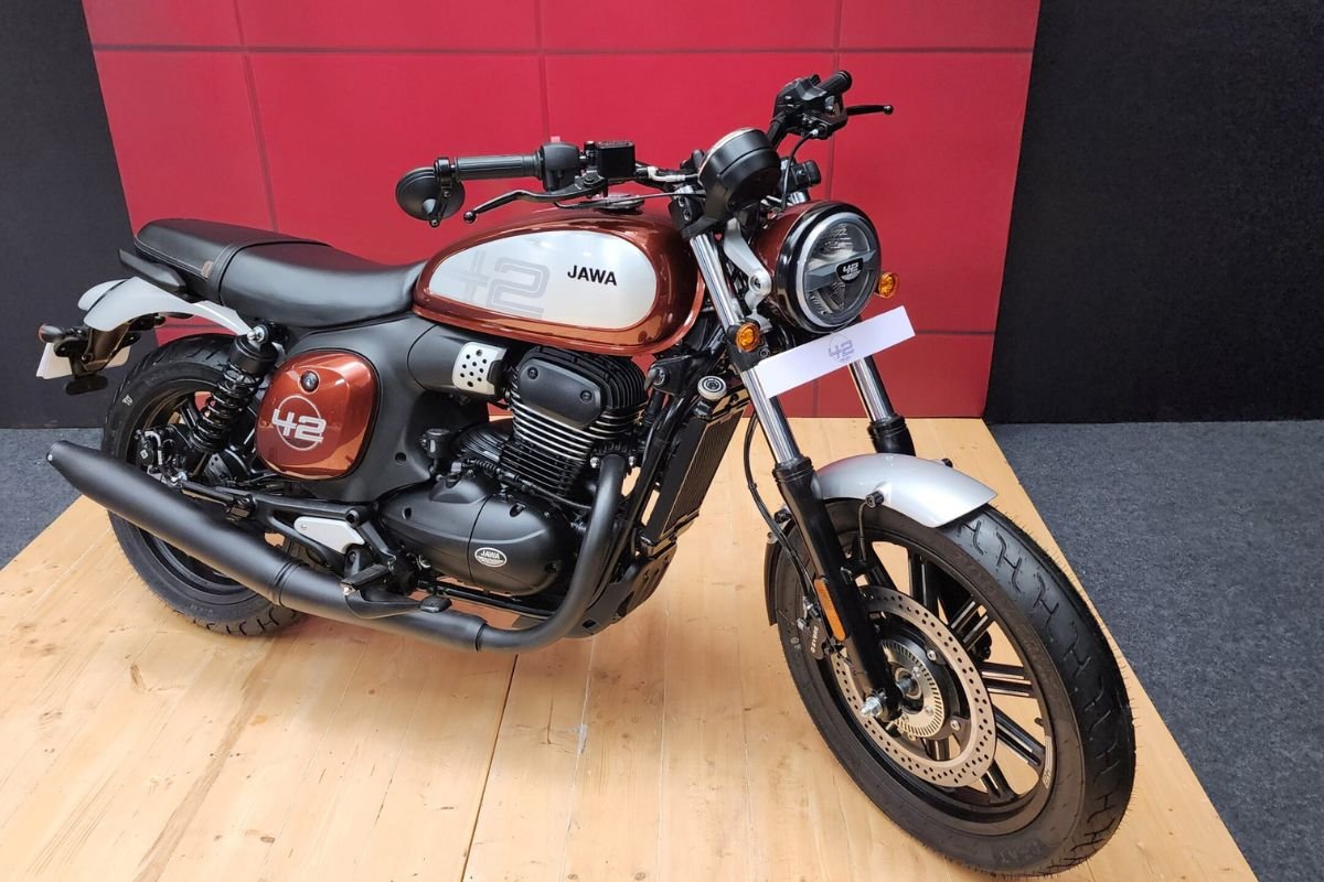 Jawa 42 FJ স্টাইল ও শক্তির এক অনবদ্য মেলবন্ধন