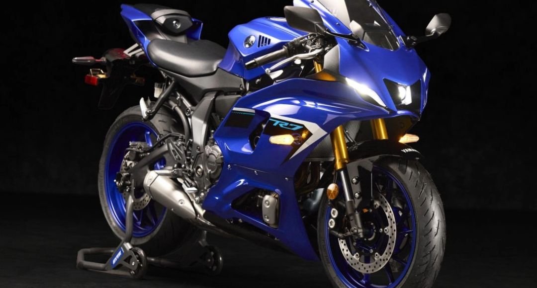 Yamaha R7 গতি স্টাইল আর প্রযুক্তির নিখুঁত এক সংমিশ্রণ