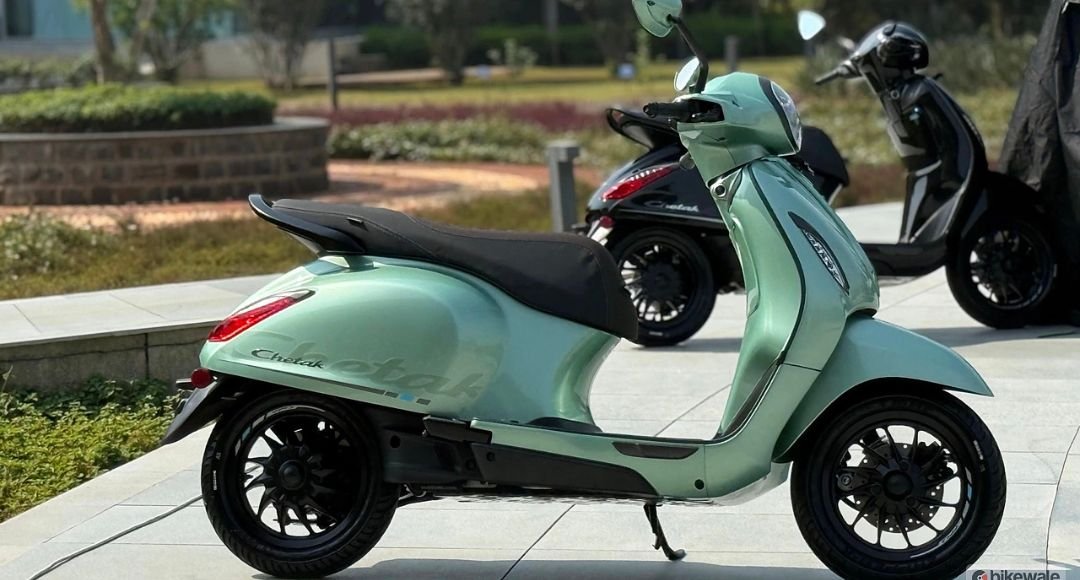 Bajaj Chetak 3501 যাত্রা শুরু হোক ইকো ফ্রেন্ডলি স্বপ্নের পথে