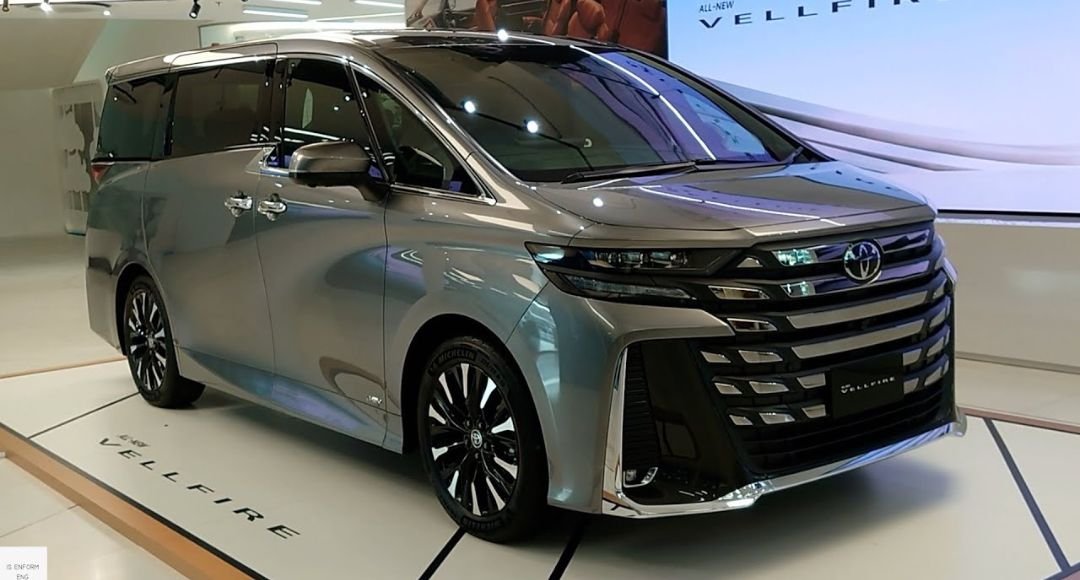 Toyota Vellfire ভারতের রাস্তায় প্রিমিয়ামের নতুন অধ্যায়