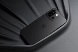 OnePlus 13s মাত্র ৪৭৯৯৯ টাকায় AI Plus Key সহ ছোট আকারে বিশাল শক্তি