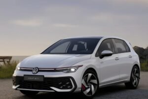 Volkswagen Golf GTI শহরের রাস্তায় রেসিং কারের ফিল শুরু Rs 40 লাখ থেকে