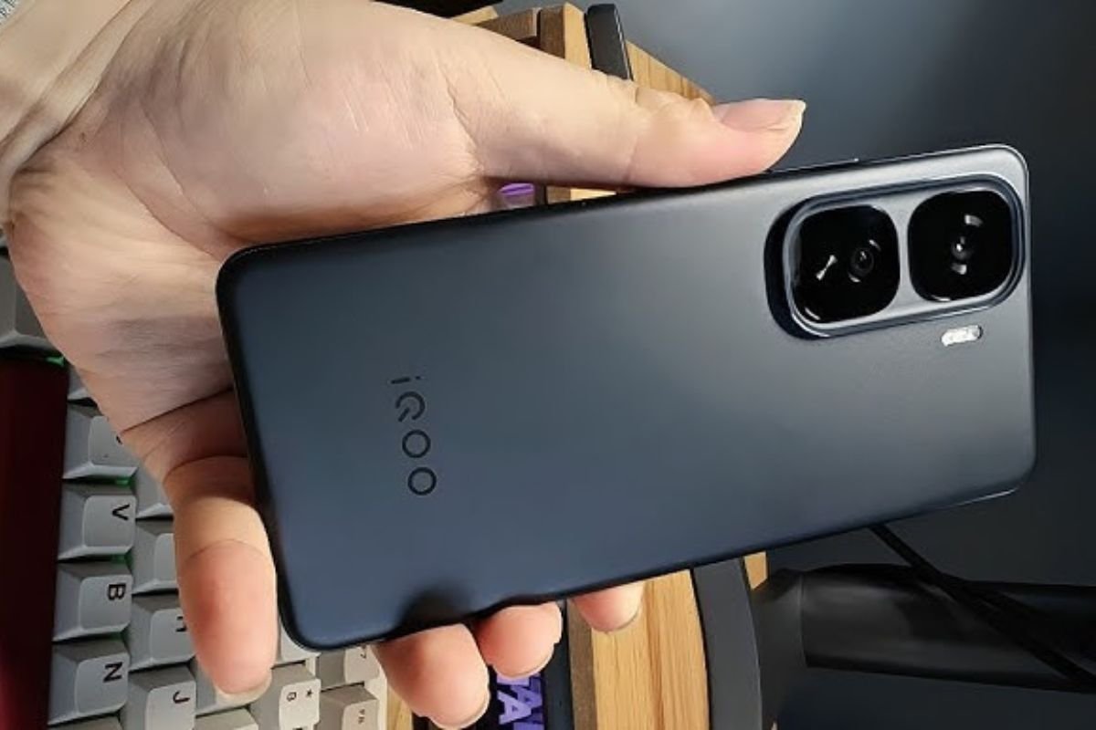 iQOO Neo 10 144Hz ডিসপ্লে 7000mAh ব্যাটারি এবং আকর্ষণীয় দাম সহ আসছে