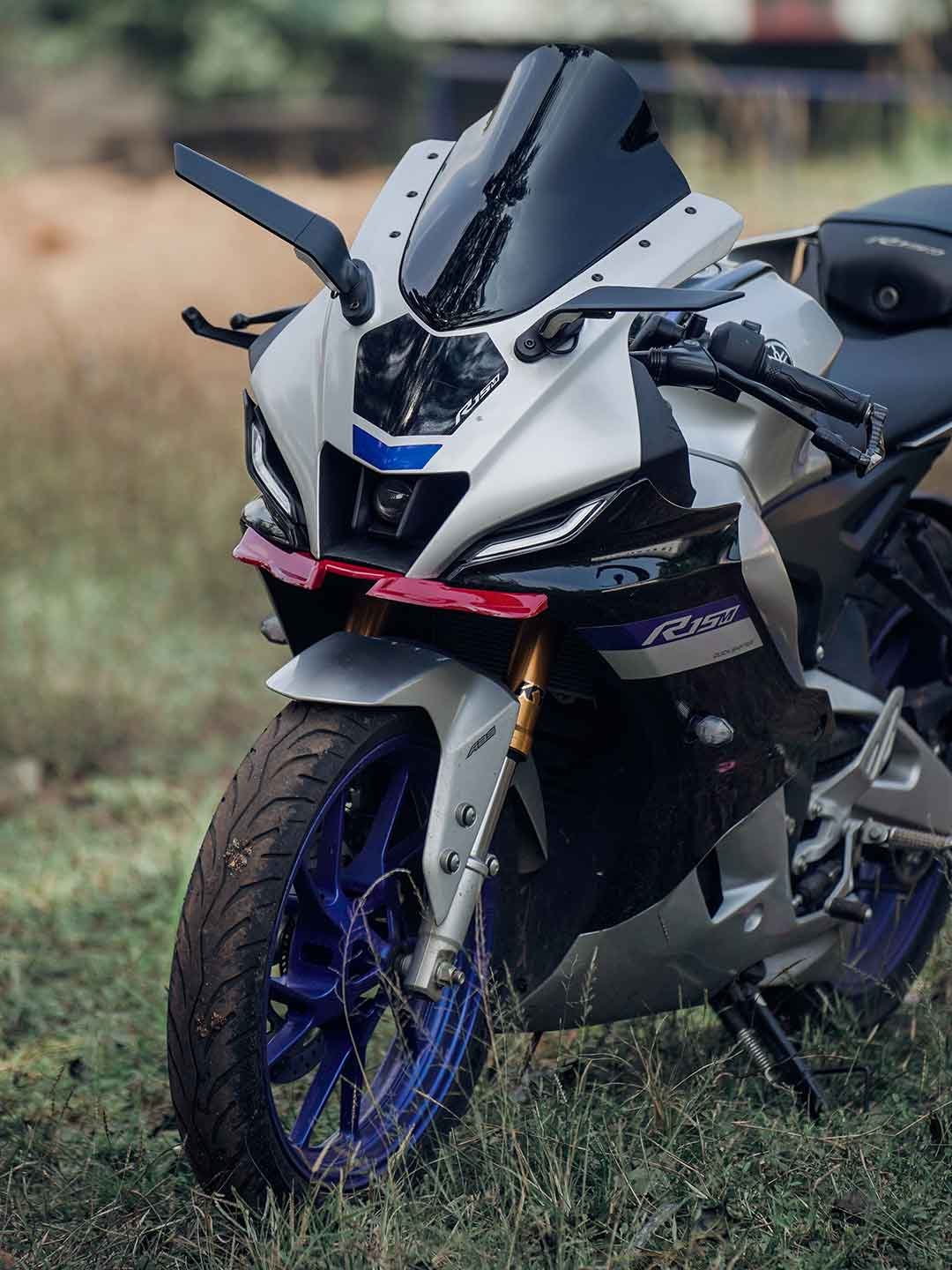 Yamaha R15 V4