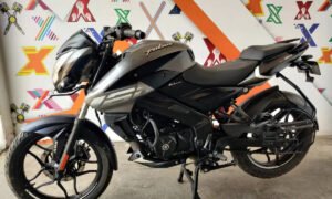 Bajaj Pulsar NS160 40.36 kmpl mileage এবং শক্তিশালী 17.2 PS পাওয়ারের বাইক দারুণ ফিচার সহ