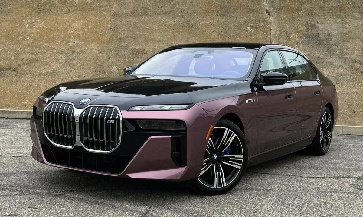 BMW i7